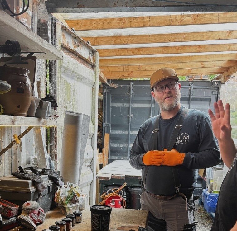 The Naduir workshop with plaster samples and tools
